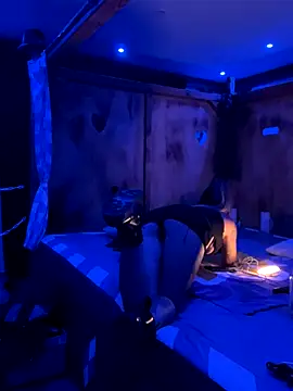 Etwas neugierig online show from 09-18-25, 02:41