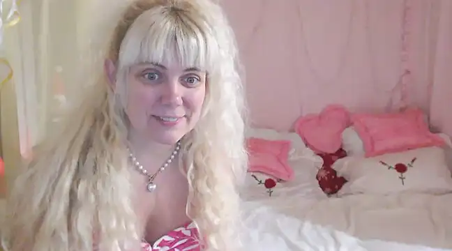 Snapshot of SunnySylvia chatting on 12-27-24, 04:47 SunnySylvia online show from 12-27-24, 04:47