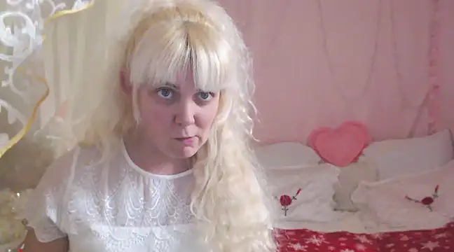 Snapshot of SunnySylvia chatting on 01-05-25, 04:06 SunnySylvia online show from 01-05-25, 04:06