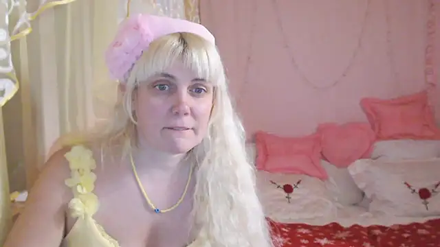 Snapshot of SunnySylvia chatting on 01-31-25, 05:32 SunnySylvia online show from 01-31-25, 05:32