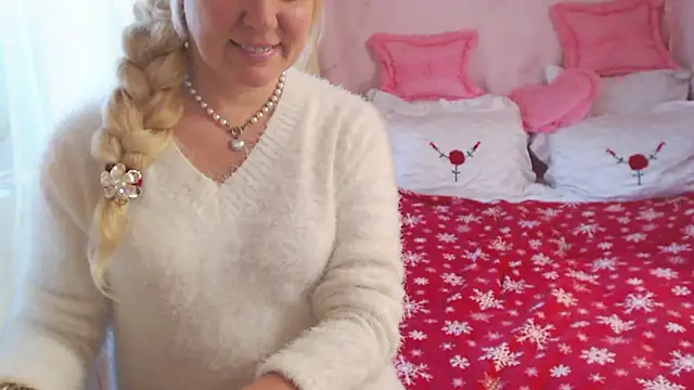Snapshot of SunnySylvia chatting on 02-10-25, 02:26 SunnySylvia online show from 02-10-25, 02:26