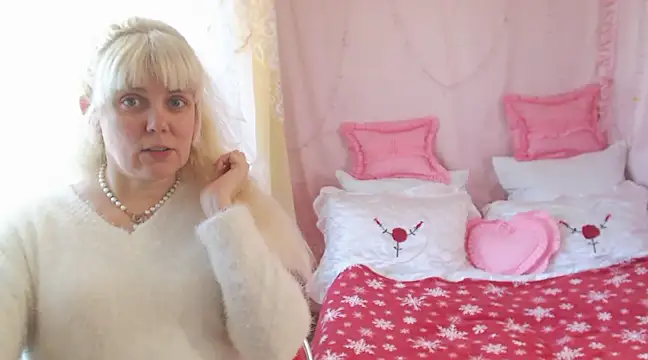 Snapshot of SunnySylvia chatting on 02-11-25, 09:20 SunnySylvia online show from 02-11-25, 09:20