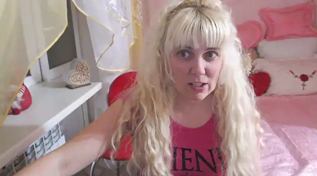 Snapshot of SunnySylvia chatting on 02-21-25, 05:09 SunnySylvia online show from 02-21-25, 05:09