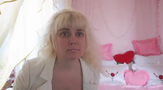 Snapshot of SunnySylvia chatting on 02-22-25, 06:06 SunnySylvia online show from 02-22-25, 06:06