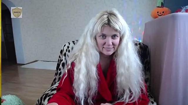 Snapshot of SunnySylvia chatting on 10-24-25, 06:10 SunnySylvia online show from 10-24-25, 06:10