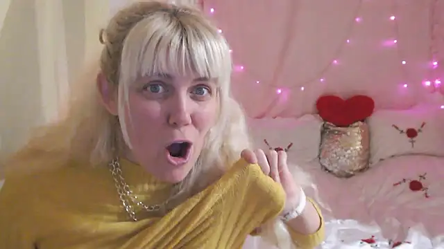 SunnySylvia online show from 03-25-26, 04:35