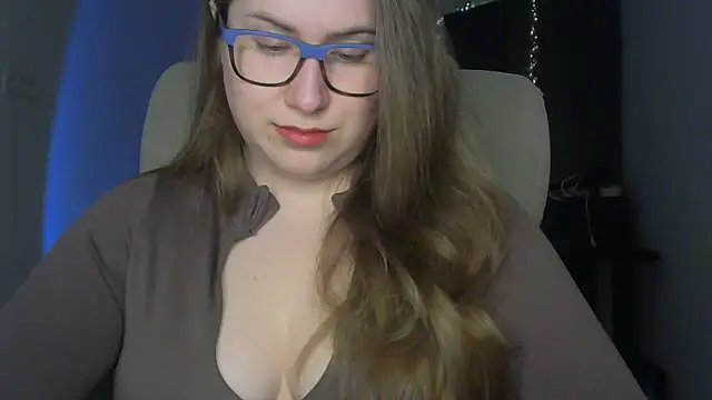 SeasonalSomeone online show from 04-12-26, 08:47