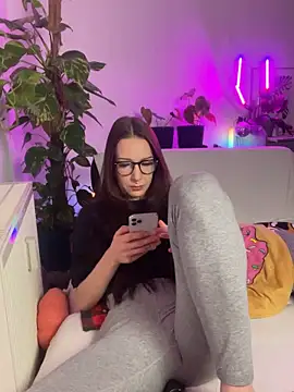 Snapshot of Trixie-Tainted chatting on 01-08-25, 09:42 Trixie-Tainted online show from 01-08-25, 09:42