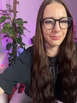 Snapshot of Trixie-Tainted chatting on 01-08-25, 12:47 Trixie-Tainted online show from 01-08-25, 12:47