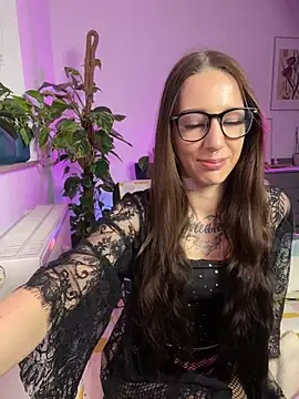 Snapshot of Trixie-Tainted chatting on 01-12-25, 04:08 Trixie-Tainted online show from 01-12-25, 04:08