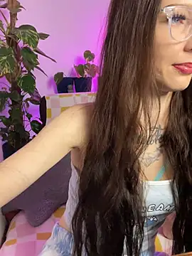 Snapshot of Trixie-Tainted chatting on 01-20-25, 02:57 Trixie-Tainted online show from 01-20-25, 02:57