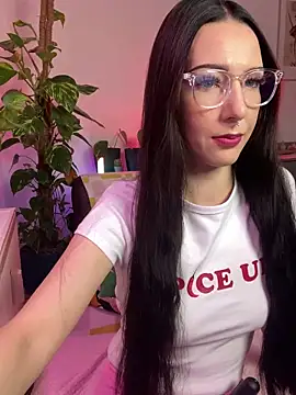 Snapshot of Trixie-Tainted chatting on 02-15-25, 02:11 Trixie-Tainted online show from 02-15-25, 02:11