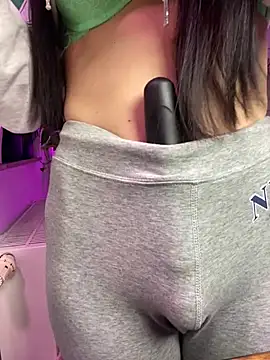 Snapshot of Trixie-Tainted chatting on 02-19-25, 10:56 Trixie-Tainted online show from 02-19-25, 10:56