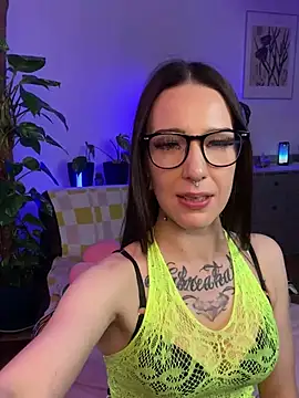 Snapshot of Trixie-Tainted chatting on 02-24-25, 09:20 Trixie-Tainted online show from 02-24-25, 09:20