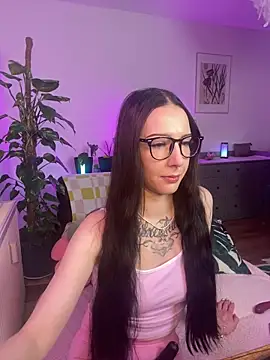 Snapshot of Trixie-Tainted chatting on 02-28-25, 04:20 Trixie-Tainted online show from 02-28-25, 04:20