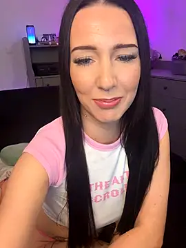 Snapshot of Trixie-Tainted chatting on 11-20-25, 06:18 Trixie-Tainted online show from 11-20-25, 06:18