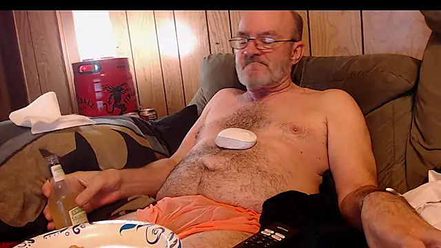 Snapshot of snickers1 chatting on 02-22-26, 05:30 snickers1 online show from 02-22-26, 05:30