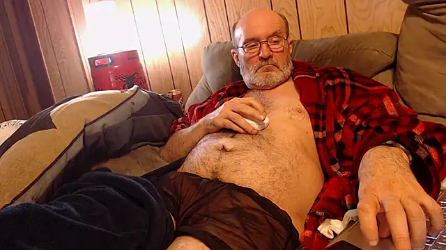 Snapshot of snickers1 chatting on 02-25-26, 01:48 snickers1 online show from 02-25-26, 01:48