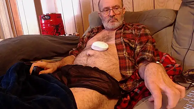 Snapshot of snickers1 chatting on 02-26-26, 07:13 snickers1 online show from 02-26-26, 07:13