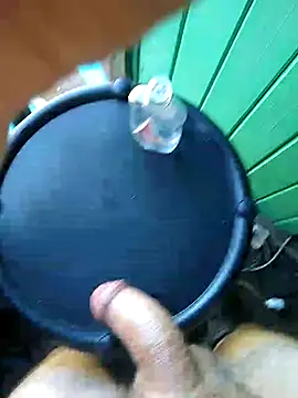 Snapshot of Alvaro2017 chatting on 11-26-25, 01:34 Alvaro2017 online show from 11-26-25, 01:34