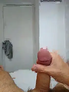 Snapshot of Alvaro2017 chatting on 02-23-26, 05:10 Alvaro2017 online show from 02-23-26, 05:10