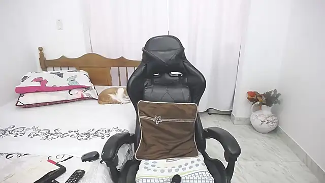 yeslluisa online show from 02-19-26, 06:48