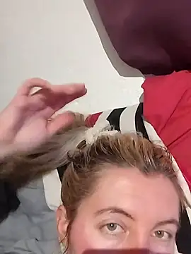 Snapshot of Mllesha74000 chatting on 01-05-25, 06:56 Mllesha74000 online show from 01-05-25, 06:56