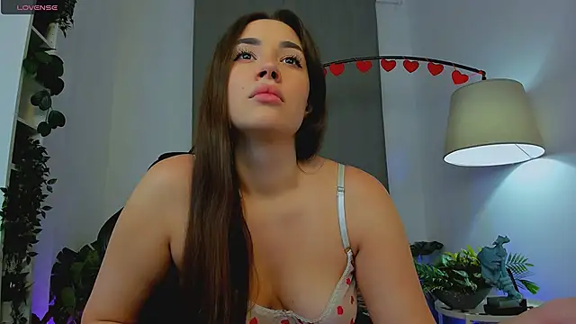 Snapshot of _Eva_Rose_ chatting on 02-12-25, 01:37 Eva Rose online show from 02-12-25, 01:37