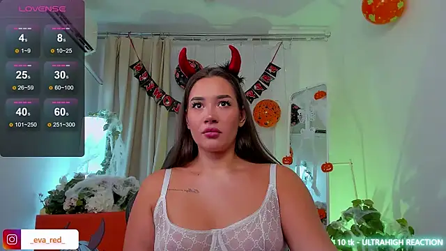 Snapshot of _Eva_Rose_ chatting on 10-28-25, 01:58 Eva Rose online show from 10-28-25, 01:58