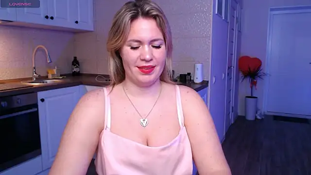 HotTiffani online show from 03-22-25, 11:11