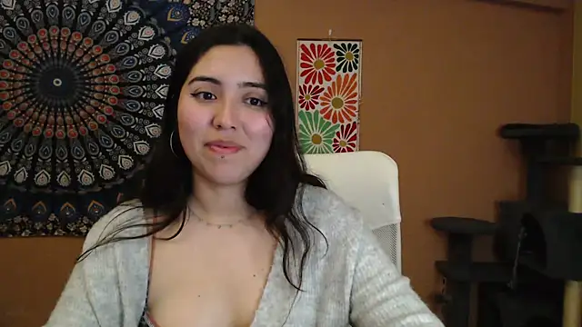 Snapshot of IntimateTales chatting on 01-10-25, 07:54 IntimateTales online show from 01-10-25, 07:54