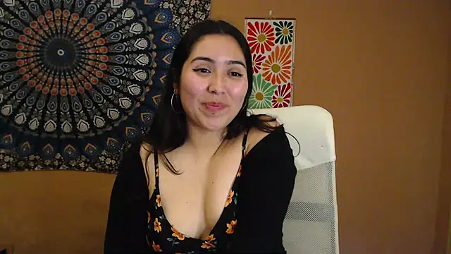 Snapshot of IntimateTales chatting on 03-04-25, 05:45 IntimateTales online show from 03-04-25, 05:45