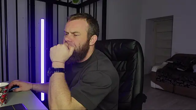 Snapshot of Tommy_Burnz chatting on 02-15-25, 02:47 Tommy Burnz online show from 02-15-25, 02:47