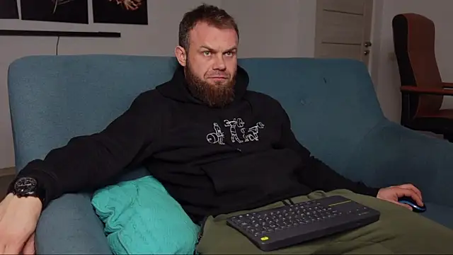 Snapshot of Tommy_Burnz chatting on 03-19-25, 05:06 Tommy Burnz online show from 03-19-25, 05:06