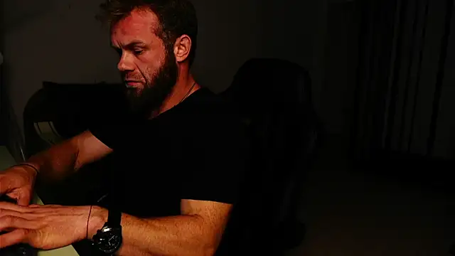 Snapshot of Tommy_Burnz chatting on 09-08-25, 07:35 Tommy Burnz online show from 09-08-25, 07:35