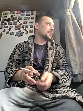 Snapshot of DanielOhCool chatting on 02-18-26, 08:10 DanielOhCool online show from 02-18-26, 08:10