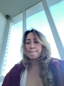 Snapshot of Puzdosia chatting on 11-18-25, 06:29 Puzdosia online show from 11-18-25, 06:29