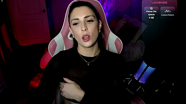 Snapshot of queenxlexy chatting on 01-07-25, 09:46 queenxlexy online show from 01-07-25, 09:46