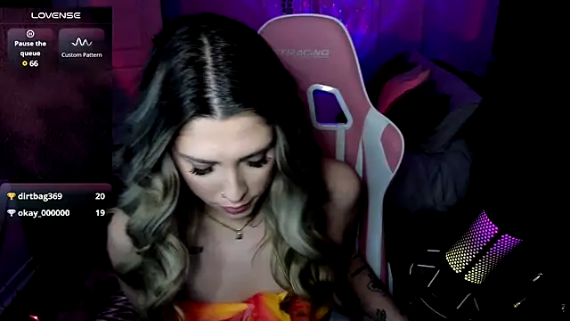 Snapshot of queenxlexy chatting on 01-14-25, 09:41 queenxlexy online show from 01-14-25, 09:41