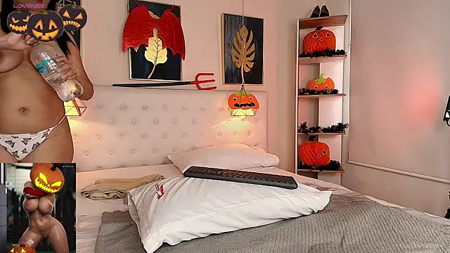 valerie lya online show from 10-11-25, 08:18