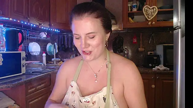 LizaCakes online show from 12-17-24, 02:44