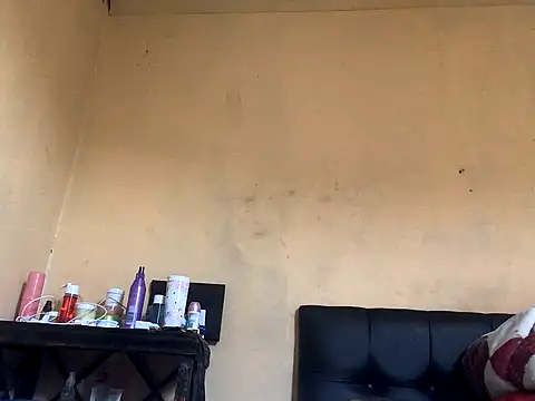 Snapshot of Wonderfulrose chatting on 09-19-25, 02:18 Wonderfulrose online show from 09-19-25, 02:18