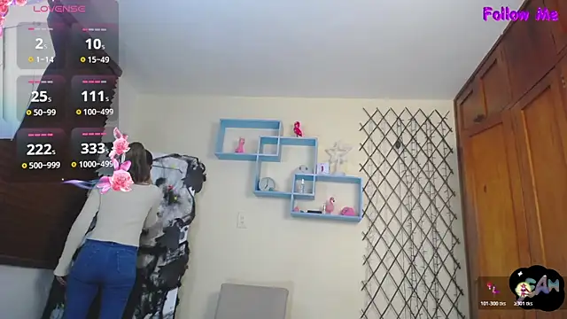 NicoleSantana online show from 10-18-25, 12:13