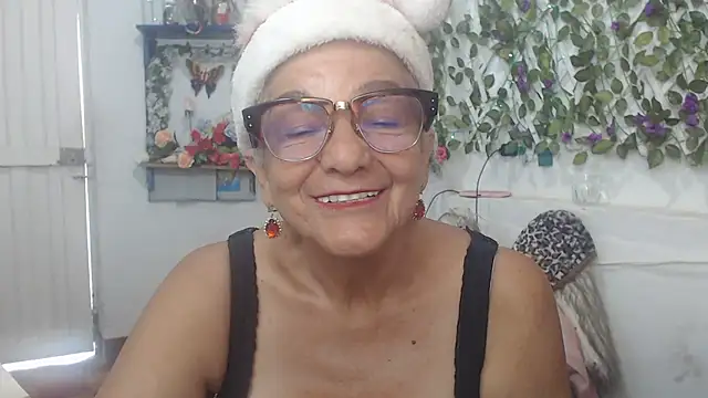 FunnyGrandma online show from 12-11-24, 04:53
