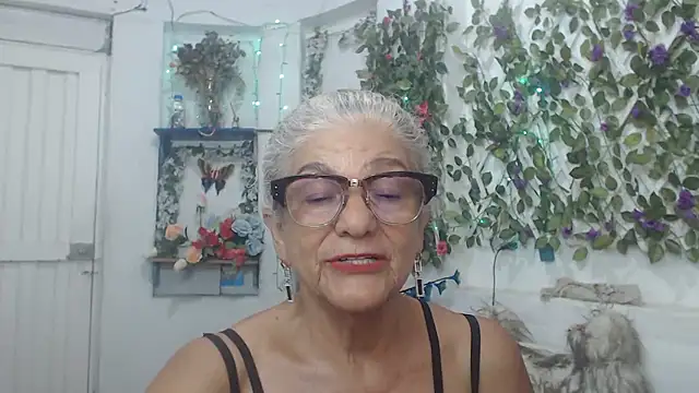 FunnyGrandma online show from 12-22-24, 03:55