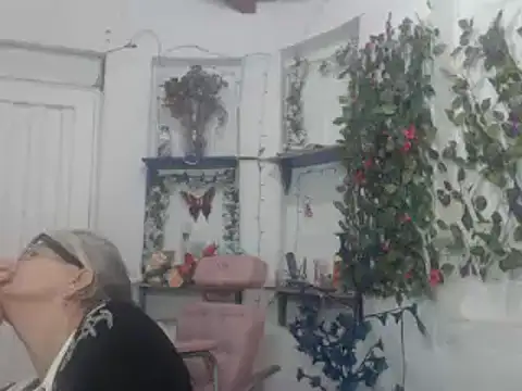 FunnyGrandma online show from 01-08-25, 01:32