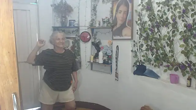 Snapshot of FunnyGrandma chatting on 07-13-26, 08:55 FunnyGrandma online show from 07-13-26, 08:55