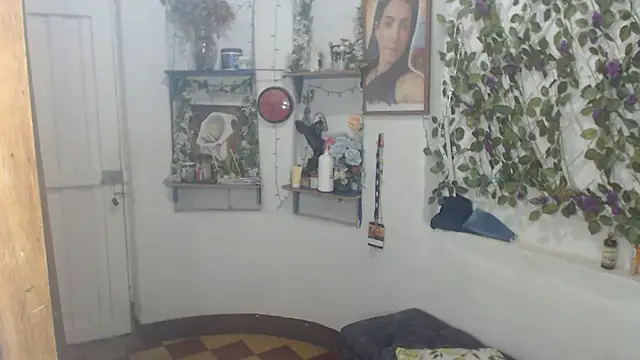 Snapshot of FunnyGrandma chatting on 07-16-26, 12:38 FunnyGrandma online show from 07-16-26, 12:38