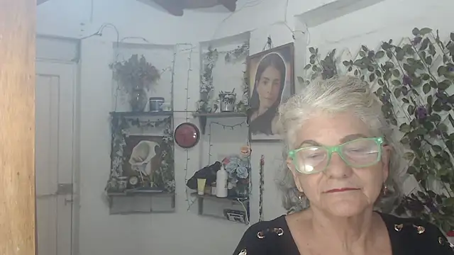 Snapshot of FunnyGrandma chatting on 07-28-26, 01:56 FunnyGrandma online show from 07-28-26, 01:56