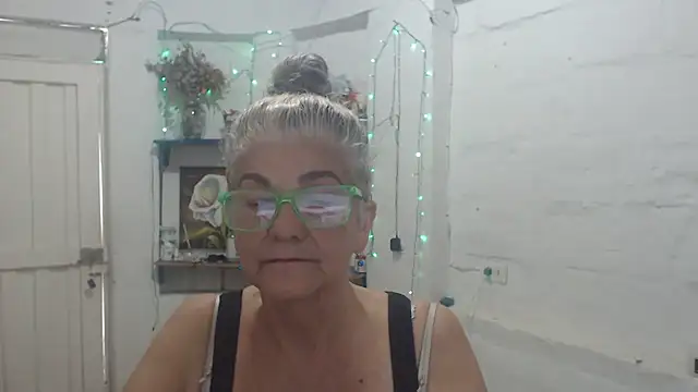 Snapshot of FunnyGrandma chatting on 08-08-26, 07:49 FunnyGrandma online show from 08-08-26, 07:49
